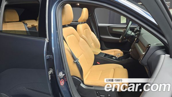 Volvo XC40 2022, фото 16