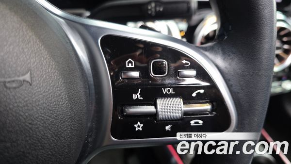 Mercedes-Benz GLB 2022, фото 31
