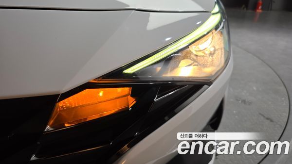 Hyundai Elantra 2023, фото 8