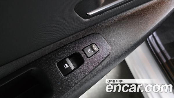 Hyundai Elantra 2023, фото 29
