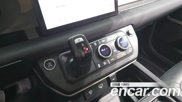 Land Rover Defender 2022, фото 12