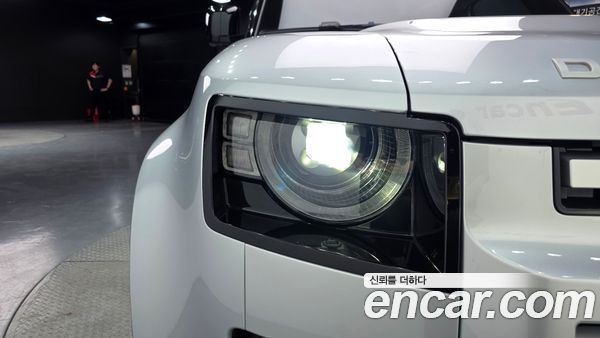 Land Rover Defender 2022, фото 8
