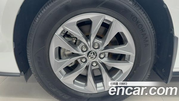 Toyota Sienna 2023, фото 5