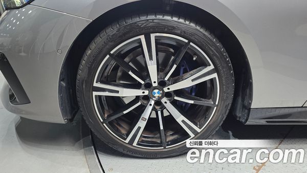 BMW 5 Series 2025, фото 5