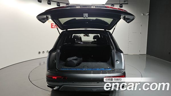Audi Q7 2021, фото 20