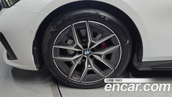 BMW 5 Series 2026, фото 5