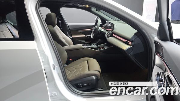 BMW 5 Series 2026, фото 16