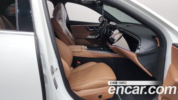 Mercedes-Benz E-Class 2025, фото 16