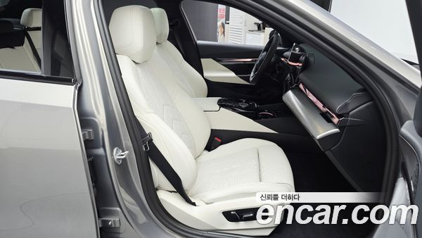 BMW 5 Series 2026, фото 16