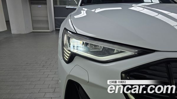 Audi e-tron 2021, фото 7