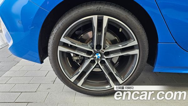 BMW 1 Series 2023, фото 5