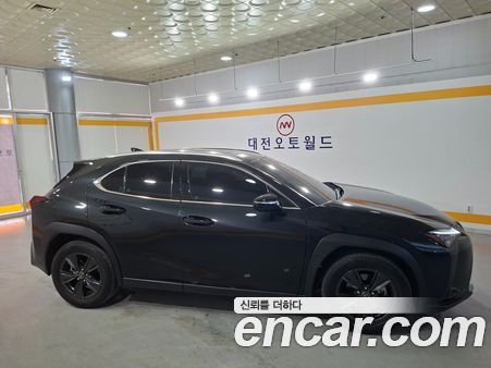 Lexus UX 2025, фото 5
