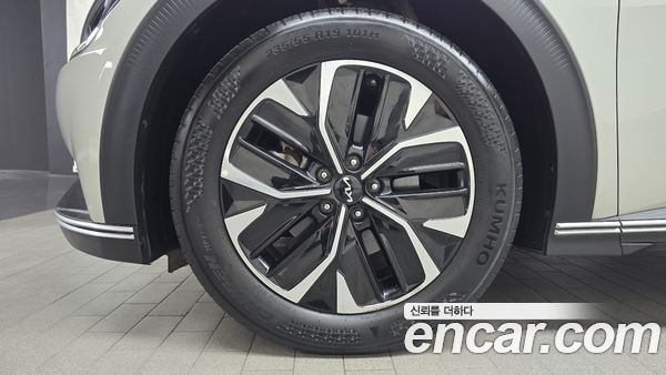 Kia EV6 2023, фото 5