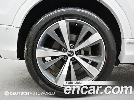 Audi Q8 2021, фото 5