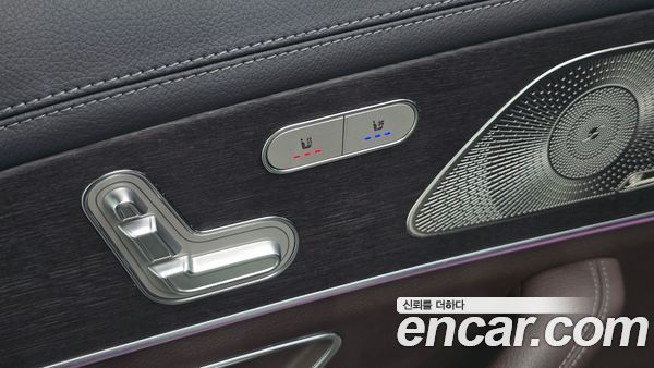 Mercedes-Benz GLS 2022, фото 28