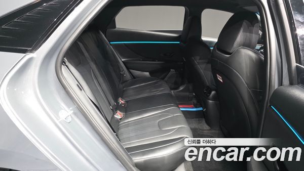 Hyundai Elantra 2024, фото 18