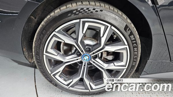 BMW i4 2022, фото 5