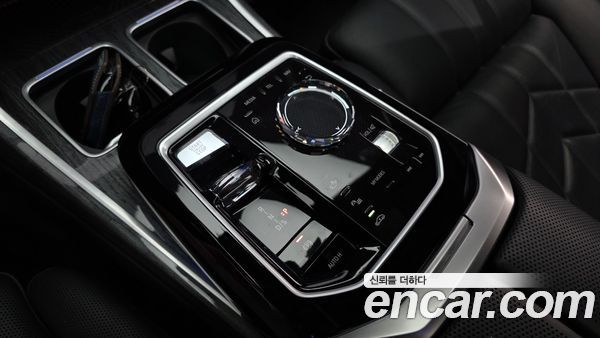 BMW 7 Series 2023, фото 12