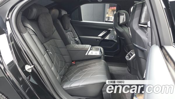 BMW 7 Series 2023, фото 16