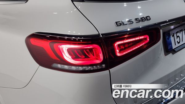 Mercedes-Benz GLS 2023, фото 9