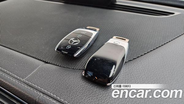 Mercedes-Benz GLS 2023, фото 30