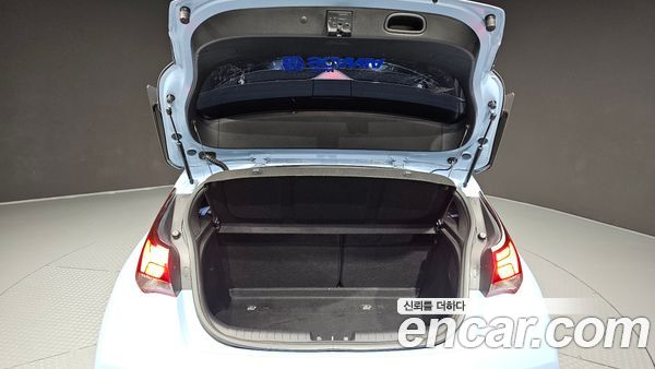 Hyundai Veloster 2021, фото 32