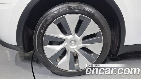 Tesla Model Y 2022, фото 5