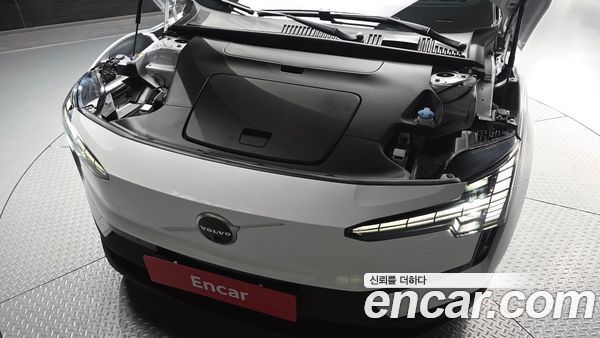 Volvo EX30 2027, фото 6