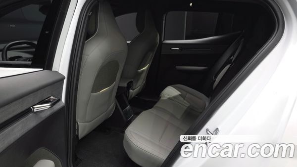 Volvo EX30 2027, фото 11