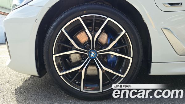 BMW 5 Series 2023, фото 5