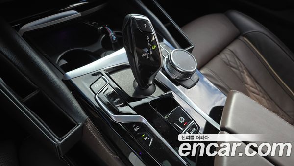 BMW 5 Series 2023, фото 9