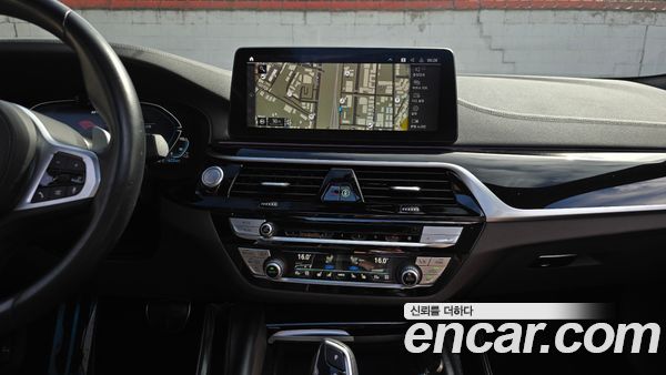 BMW 5 Series 2023, фото 14