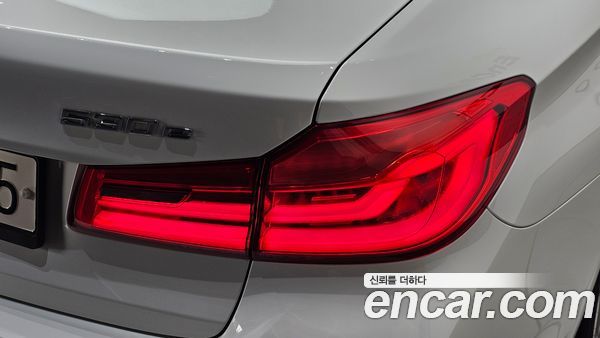 BMW 5 Series 2020, фото 9