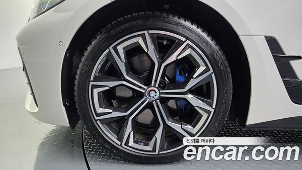 BMW i4 2024, фото 4