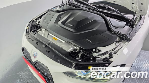 BMW i4 2024, фото 5