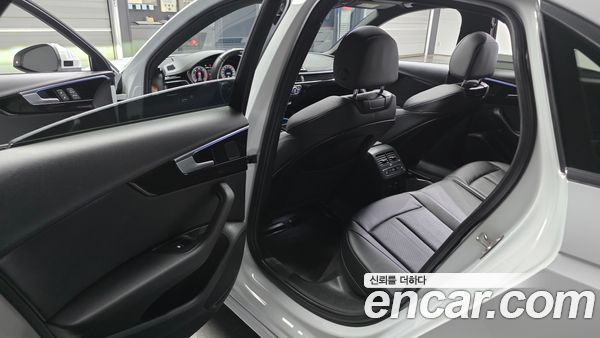 Audi A4 2021, фото 11