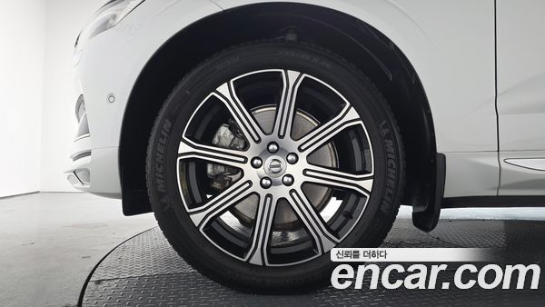 Volvo XC60 2020, фото 4