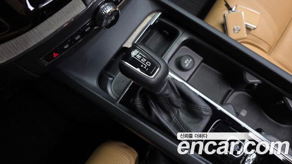 Volvo XC60 2020, фото 11
