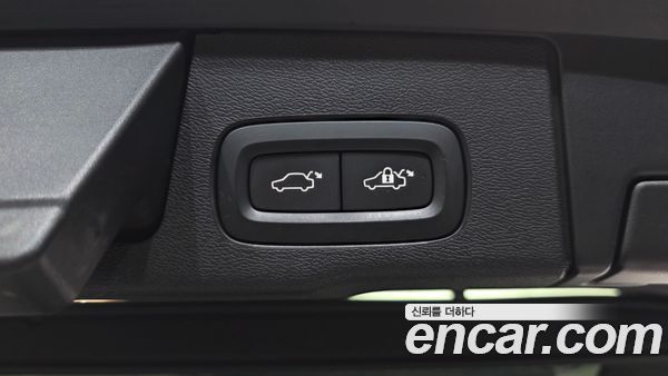 Volvo XC60 2020, фото 31