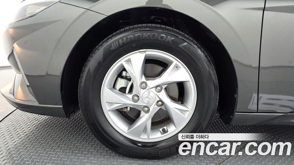 Hyundai Elantra 2021, фото 5