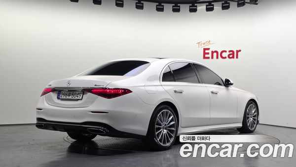 Mercedes-Benz S-Class 2022, фото 2