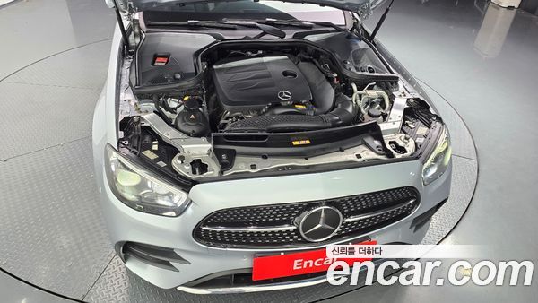 Mercedes-Benz E-Class 2022, фото 6