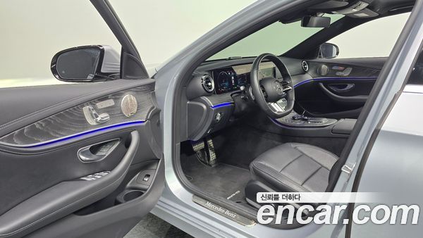 Mercedes-Benz E-Class 2022, фото 10