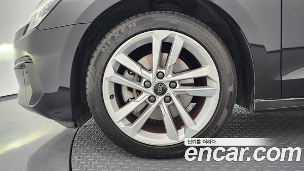 Audi A3 2023, фото 5