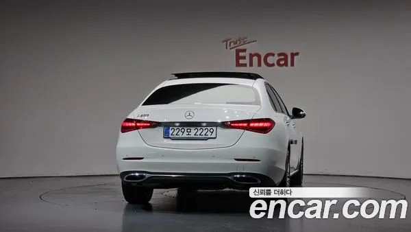 Mercedes-Benz C-Class 2025, фото 3