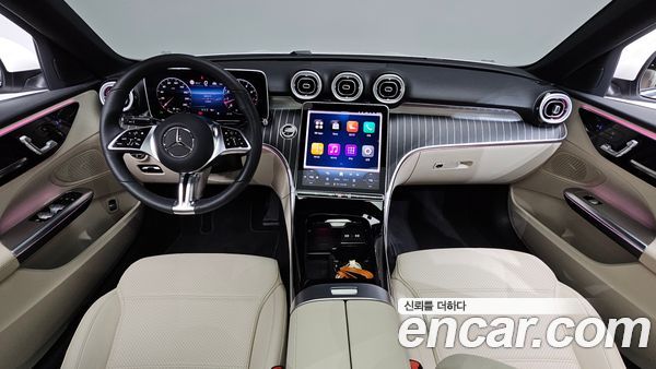 Mercedes-Benz C-Class 2025, фото 9