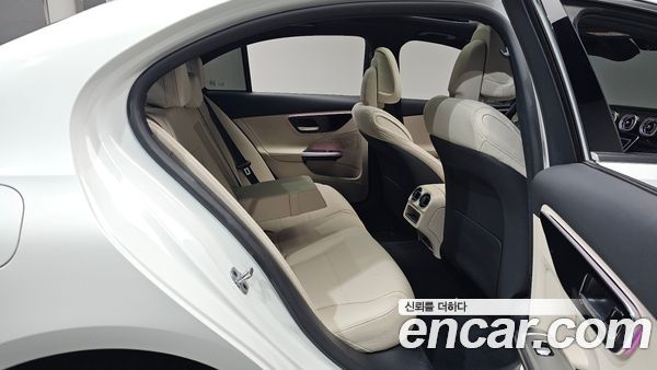 Mercedes-Benz C-Class 2025, фото 16