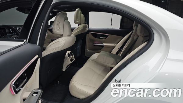 Mercedes-Benz C-Class 2025, фото 17