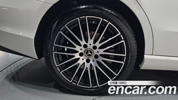 Mercedes-Benz C-Class 2025, фото 6