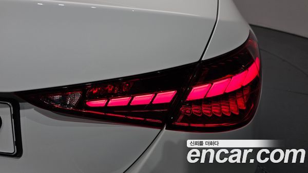 Mercedes-Benz C-Class 2025, фото 8